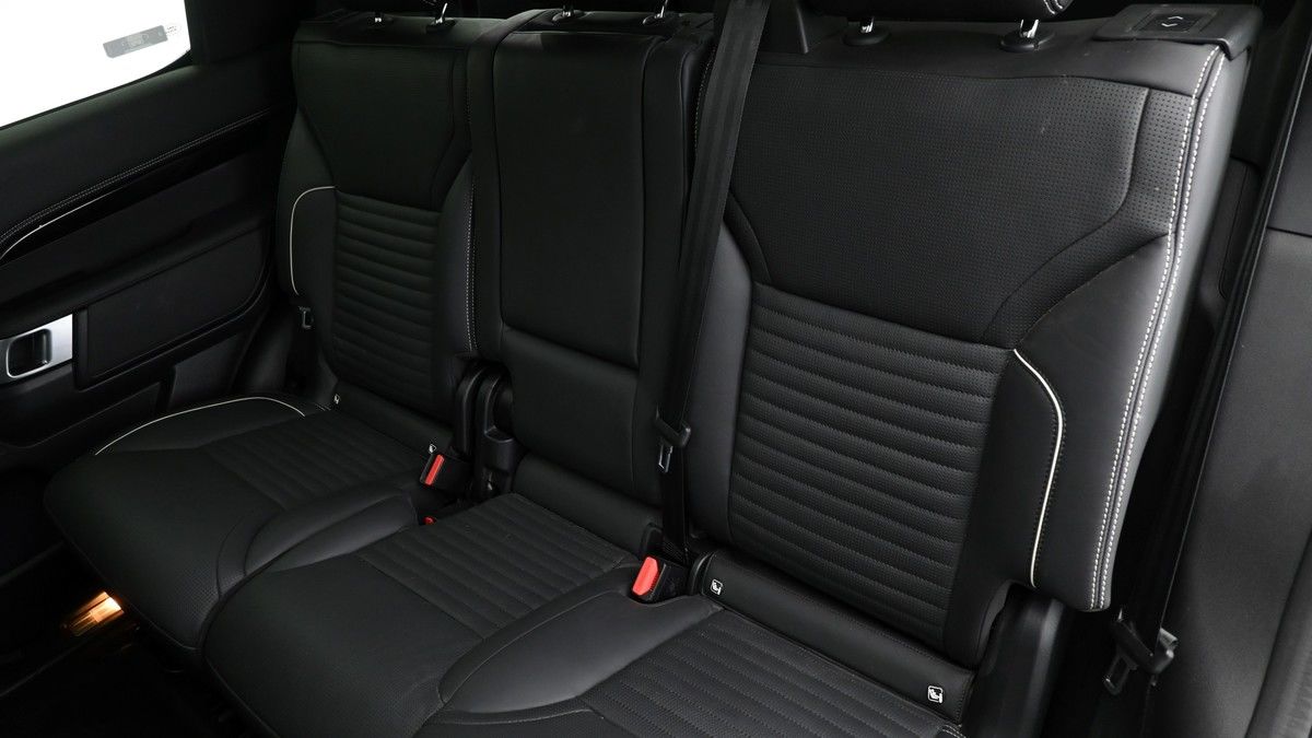 Land Rover Discovery Image 5