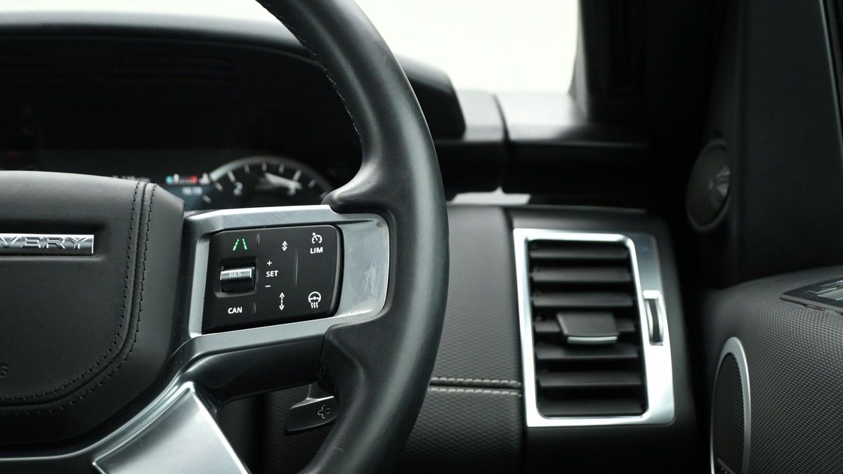 Land Rover Discovery Image 16