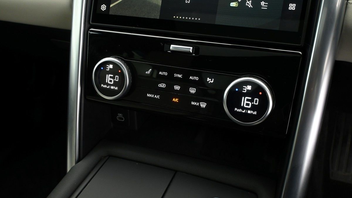 Land Rover Discovery Image 12