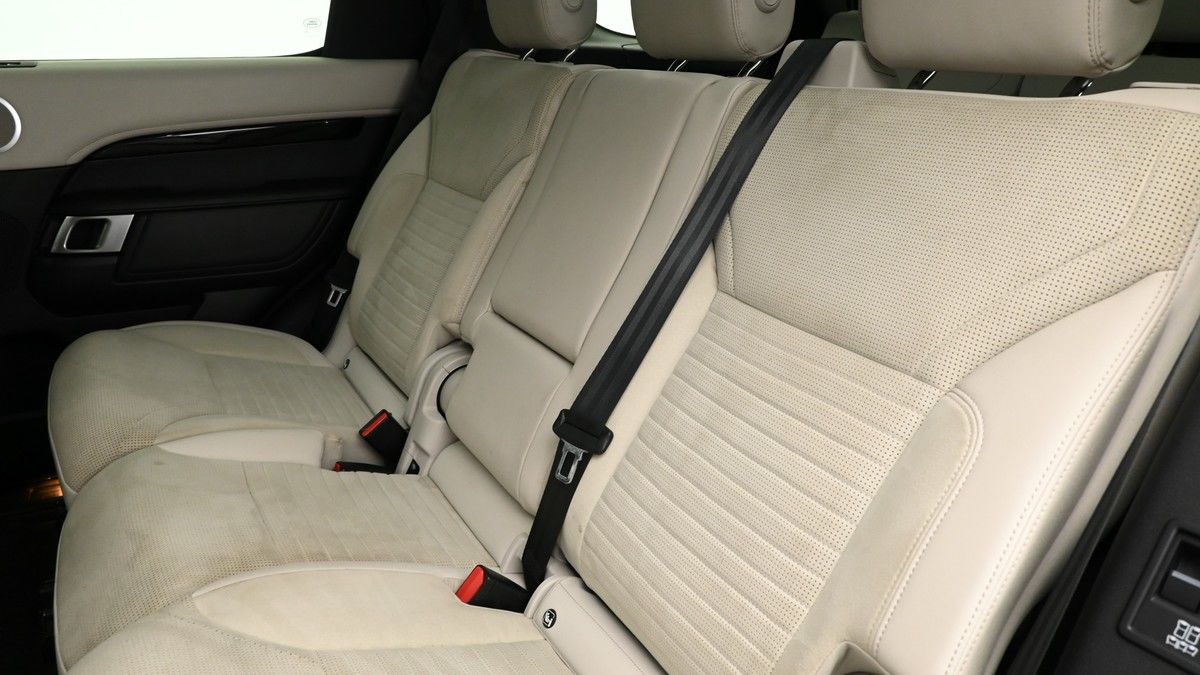 Land Rover Discovery Image 5