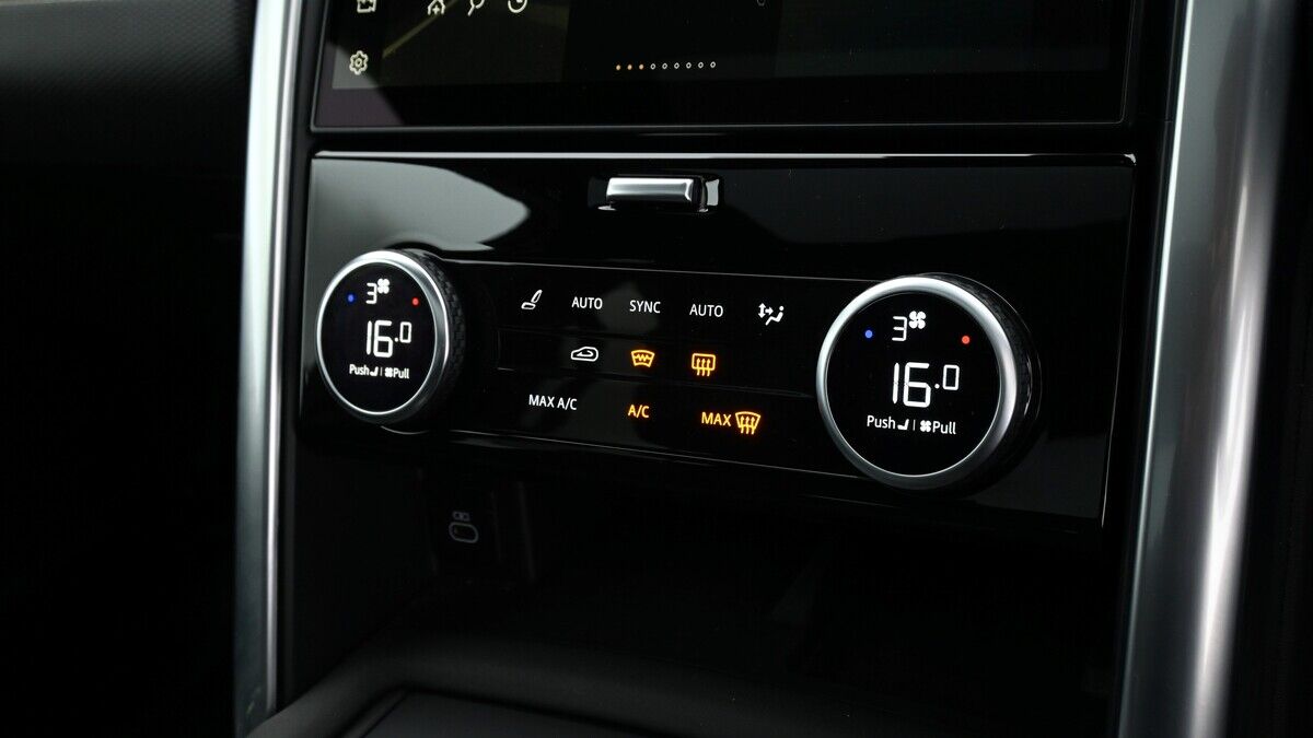 Land Rover Discovery Image 12