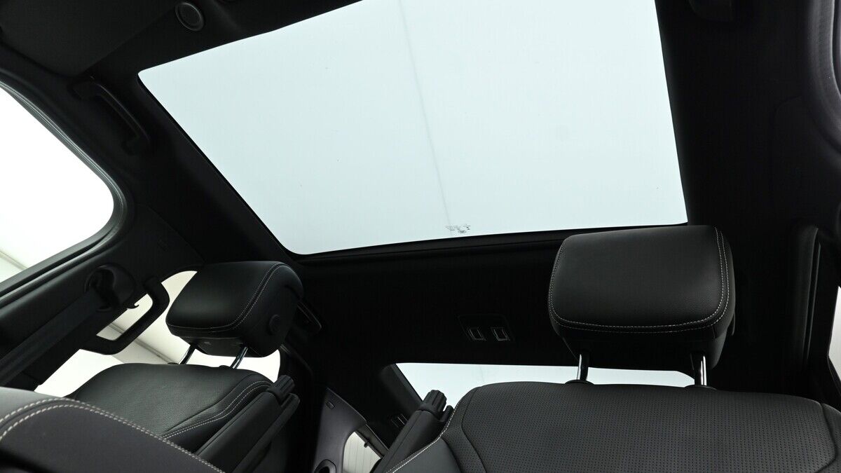 Land Rover Discovery Image 2