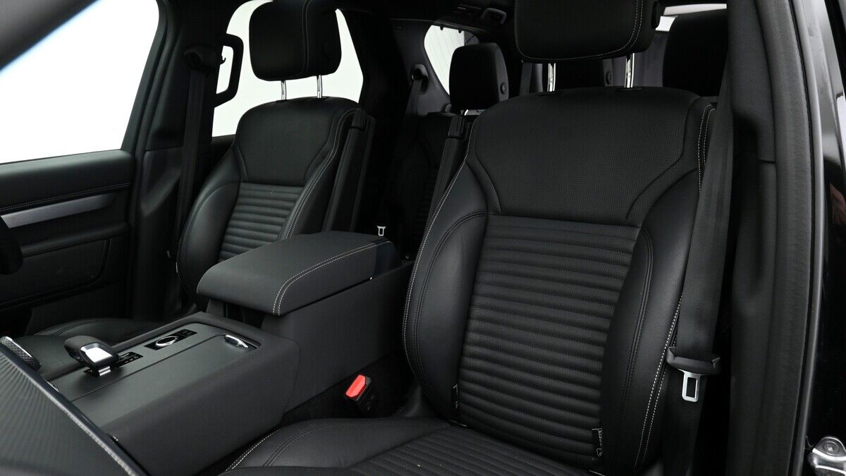 Land Rover Discovery Image 4