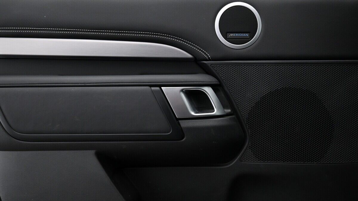 Land Rover Discovery Image 13