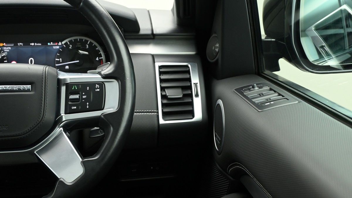 Land Rover Discovery Image 16