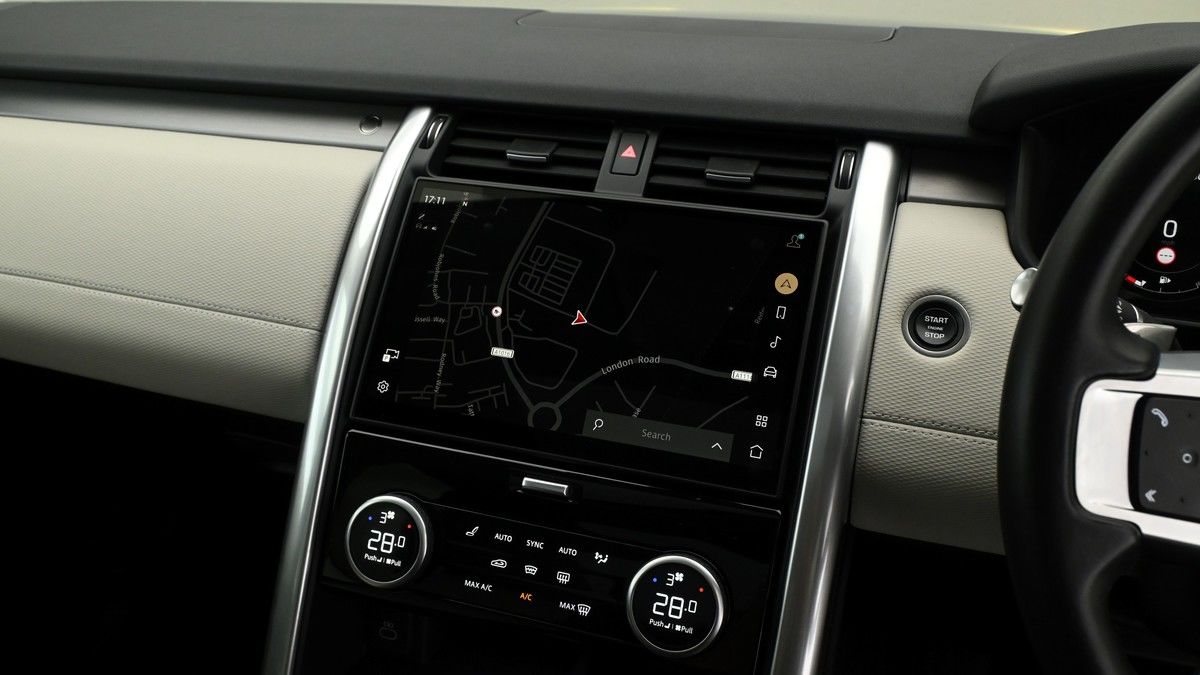 Land Rover Discovery Image 10