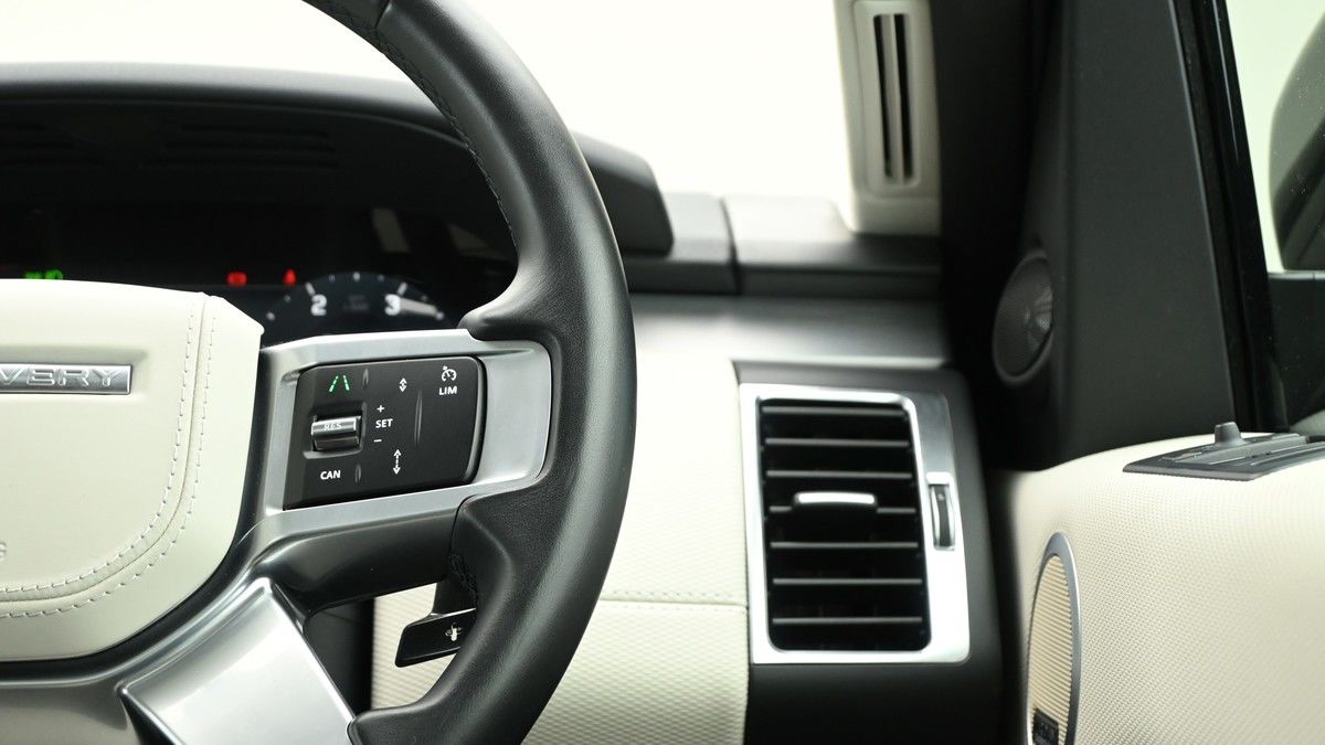 Land Rover Discovery Image 15