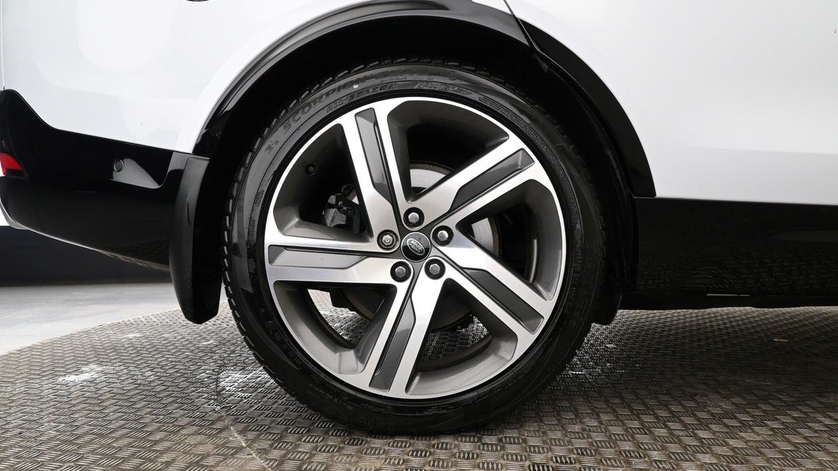 Land Rover Discovery Image 9
