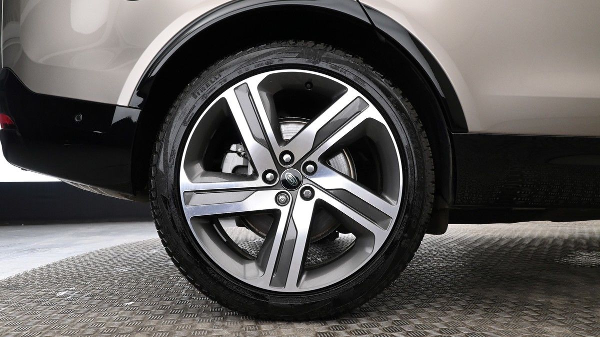 Land Rover Discovery Image 9
