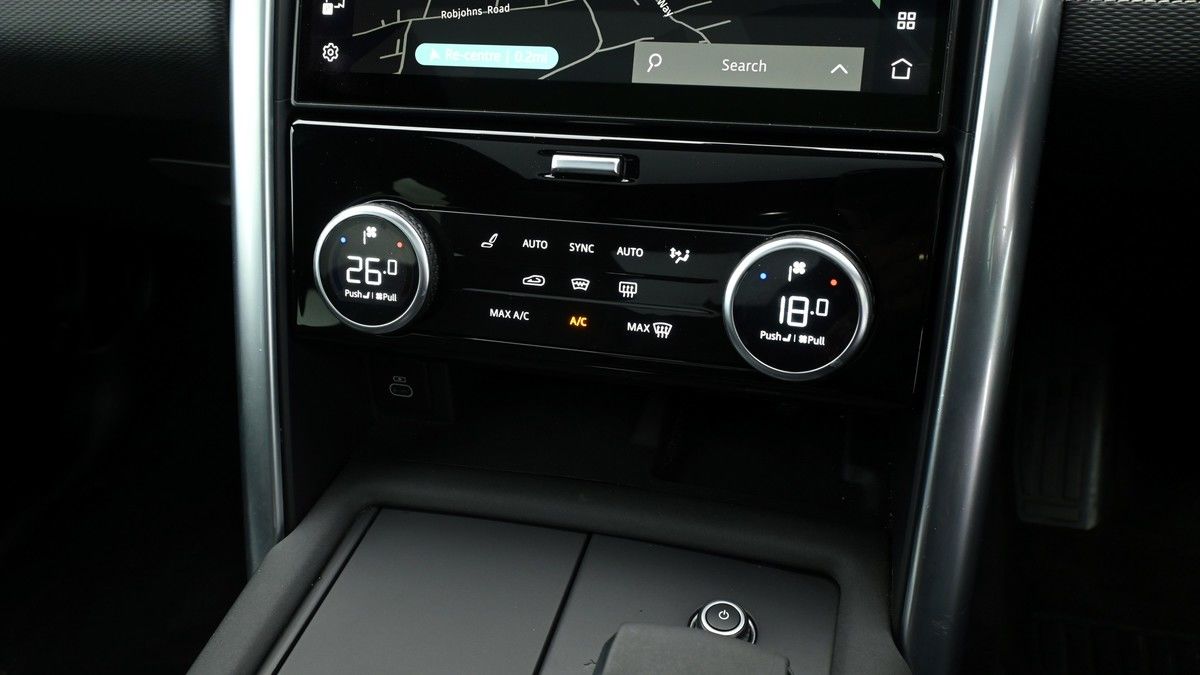 Land Rover Discovery Image 12