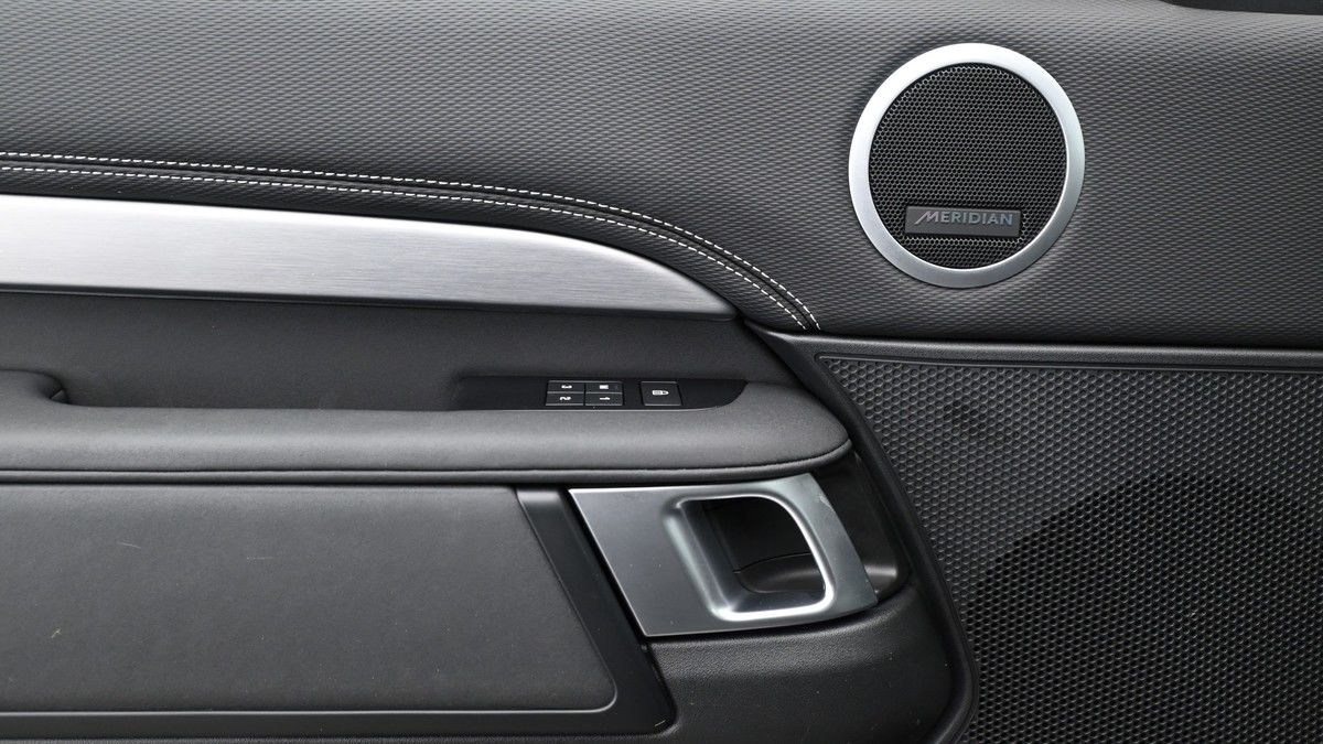 Land Rover Discovery Image 13