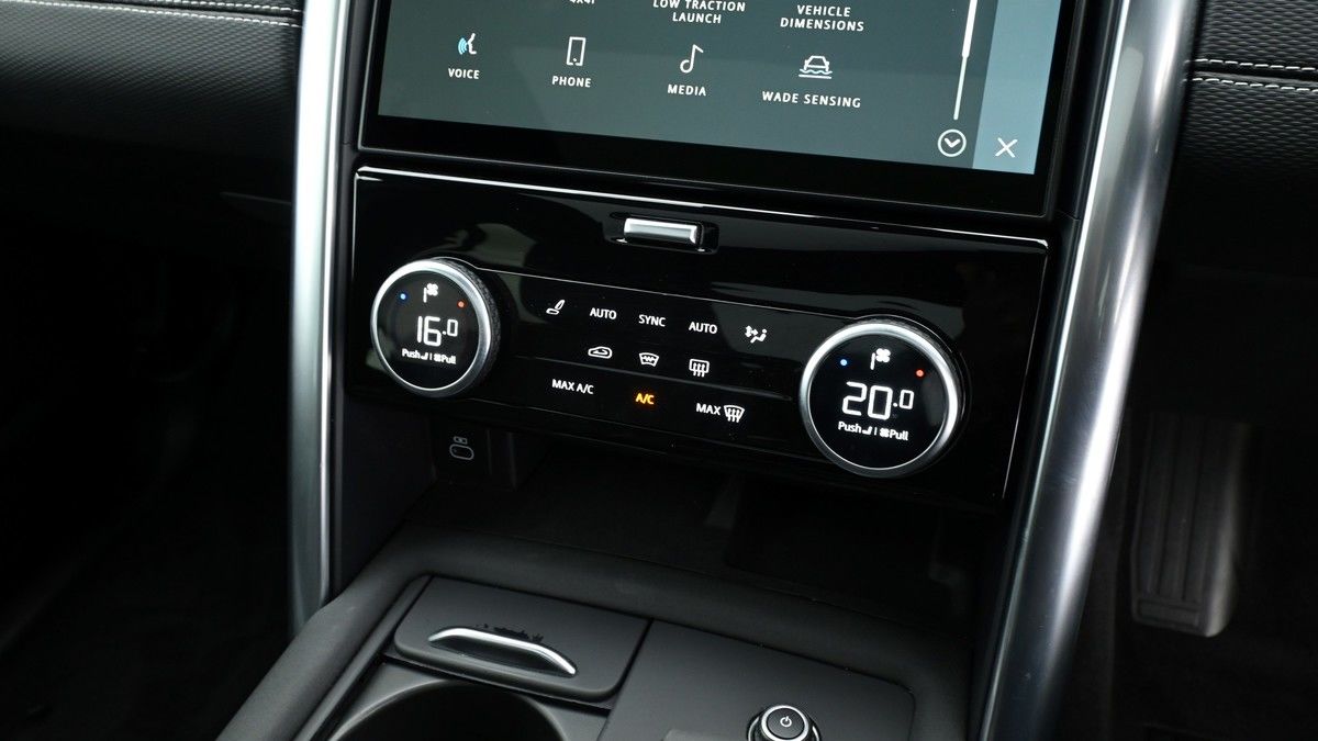Land Rover Discovery Image 12