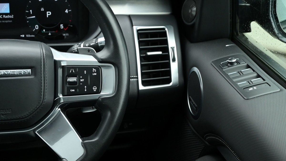 Land Rover Discovery Image 16