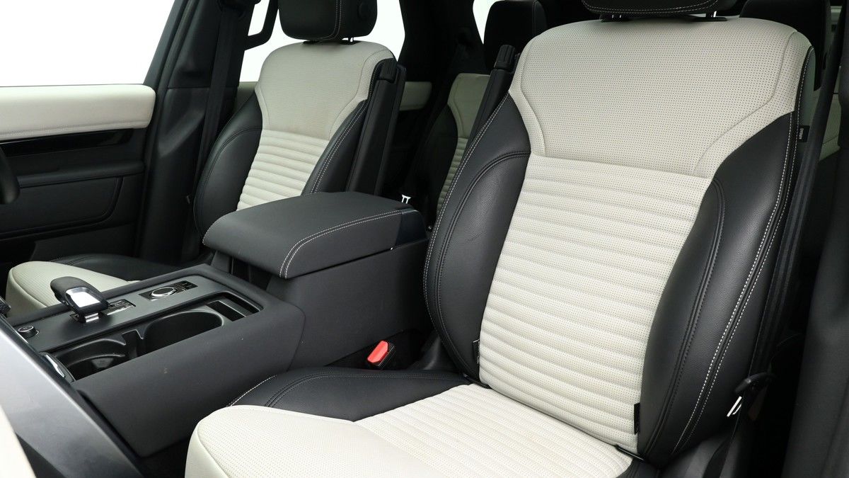 Land Rover Discovery Image 4