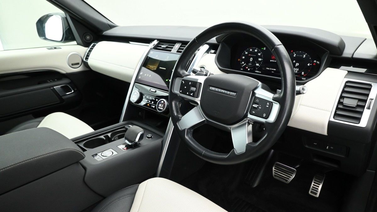 Land Rover Discovery Image 3
