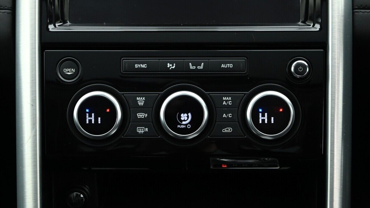 Land Rover Discovery Image 12