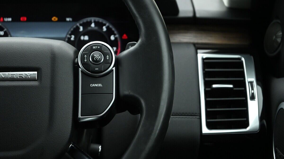Land Rover Discovery Image 16