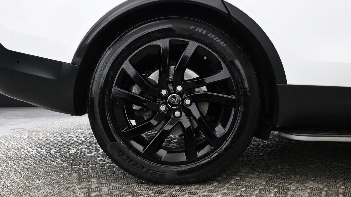 Land Rover Discovery Image 9