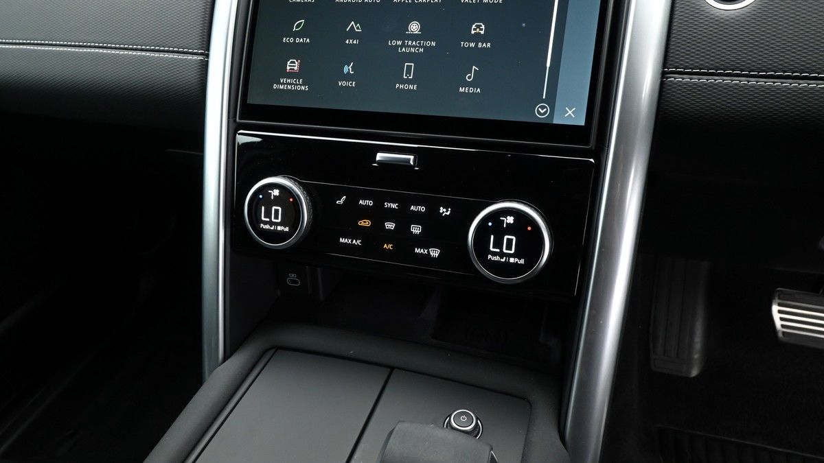 Land Rover Discovery Image 12