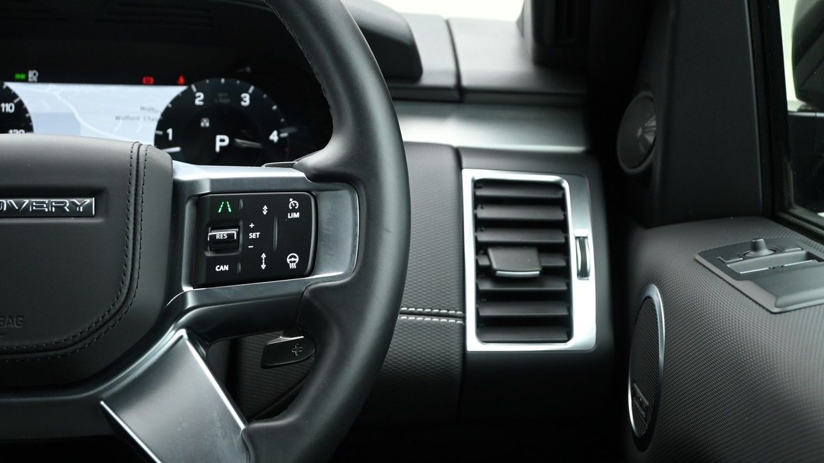 Land Rover Discovery Image 16