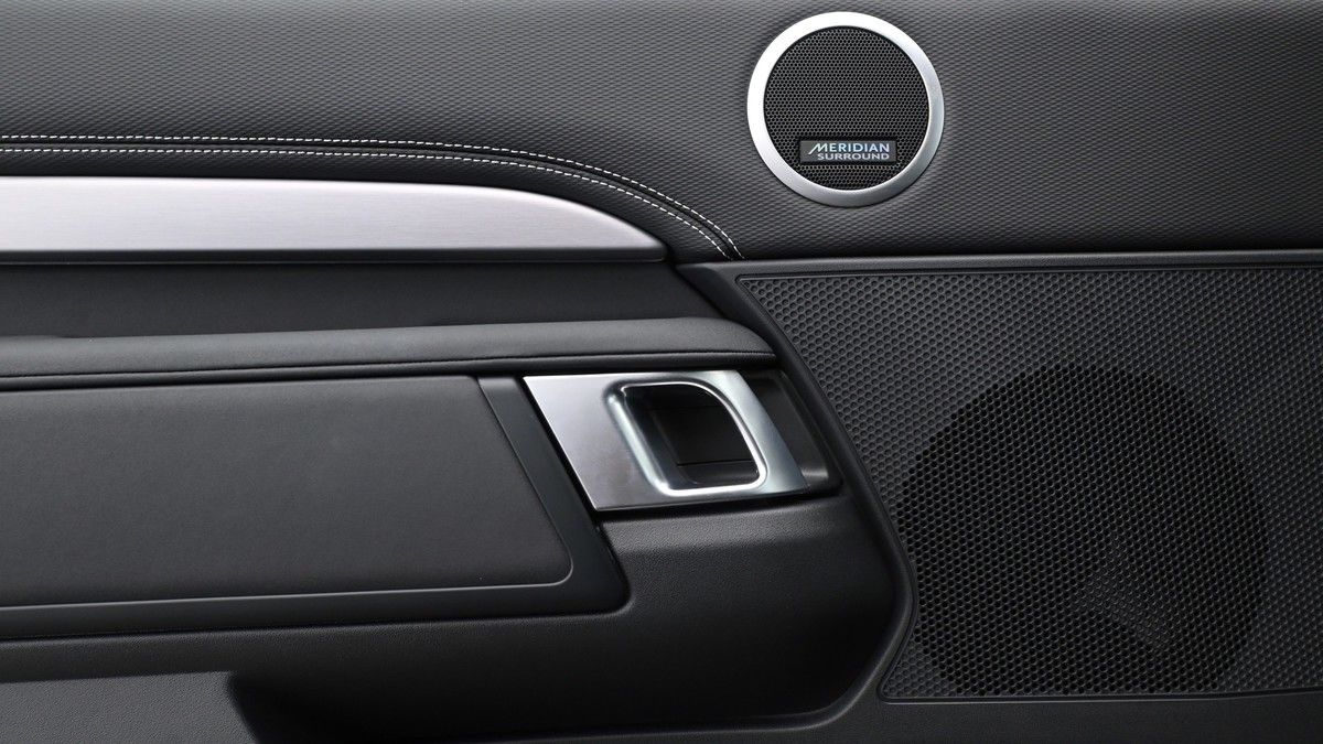 Land Rover Discovery Image 13
