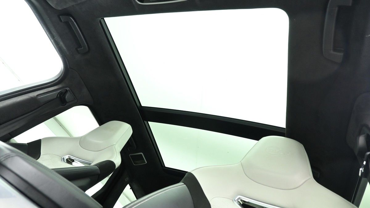 Land Rover Range Rover Sport Image 2