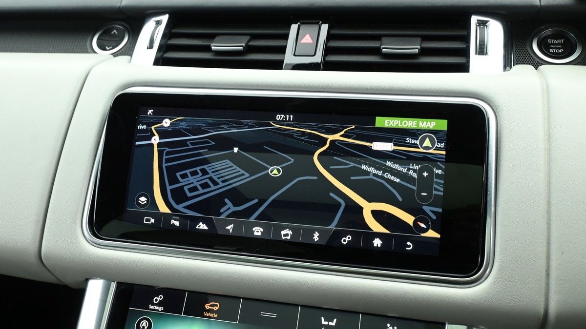 Land Rover Range Rover Sport Image 11