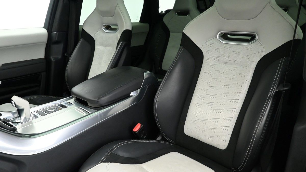 Land Rover Range Rover Sport Image 4