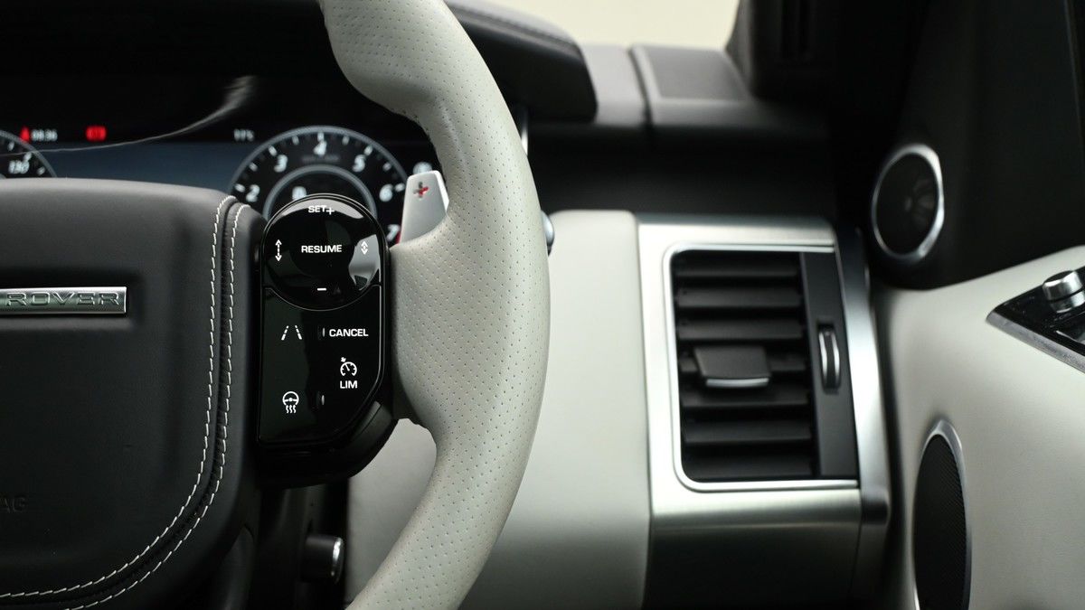Land Rover Range Rover Sport Image 16
