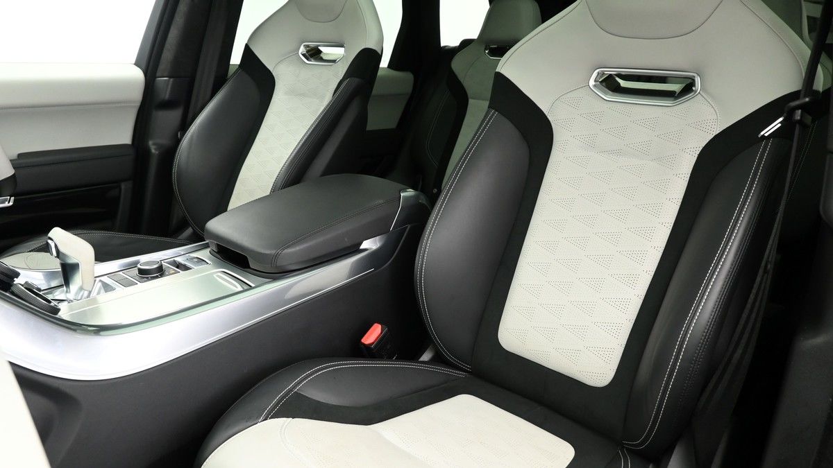 Land Rover Range Rover Sport Image 4
