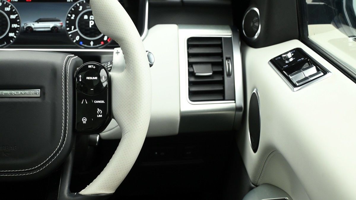 Land Rover Range Rover Sport Image 16