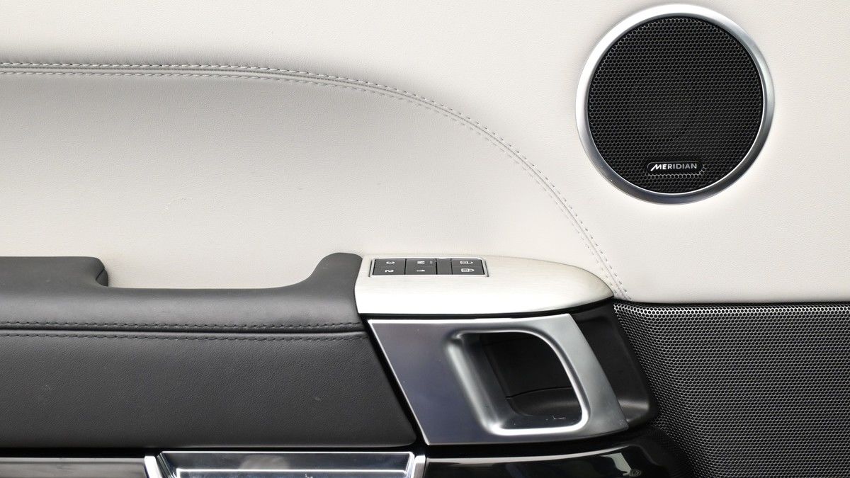 Land Rover Range Rover Sport Image 13