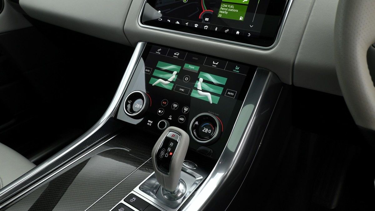 Land Rover Range Rover Sport Image 11