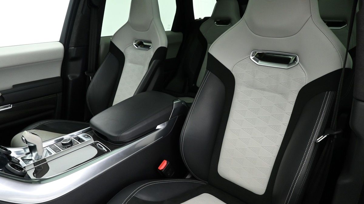 Land Rover Range Rover Sport Image 4