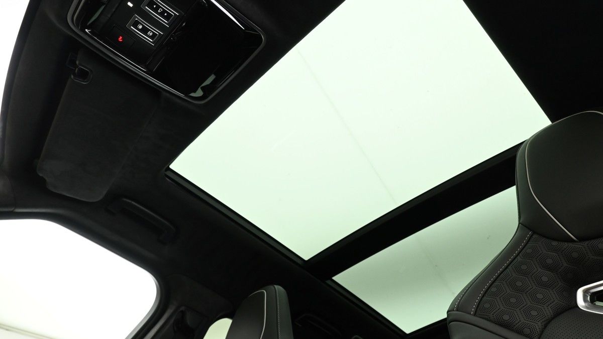 Land Rover Range Rover Sport Image 2