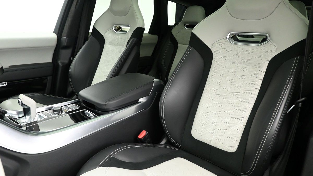 Land Rover Range Rover Sport Image 4
