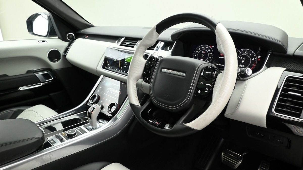 Land Rover Range Rover Sport Image 3