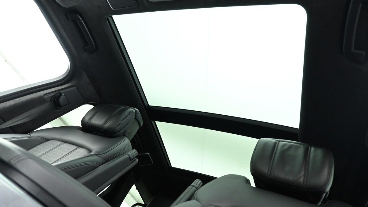 Land Rover Range Rover Sport Image 2