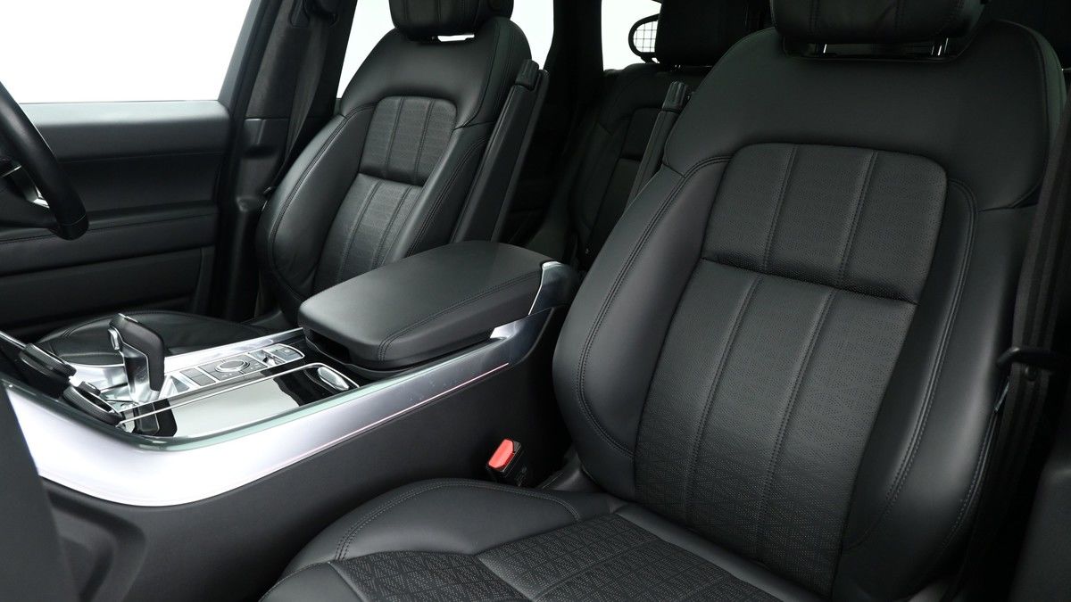 Land Rover Range Rover Sport Image 4