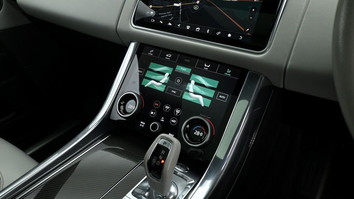 Land Rover Range Rover Sport Image 12