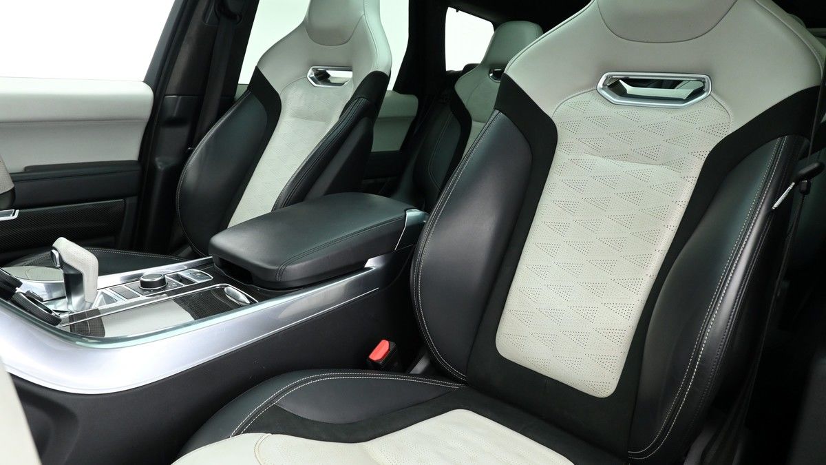 Land Rover Range Rover Sport Image 8