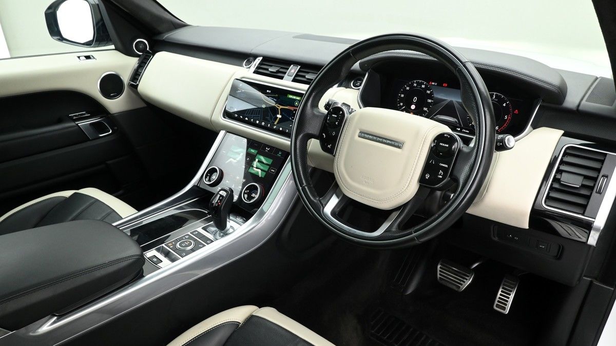 Land Rover Range Rover Sport Image 3
