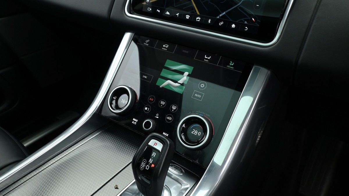 Land Rover Range Rover Sport Image 12