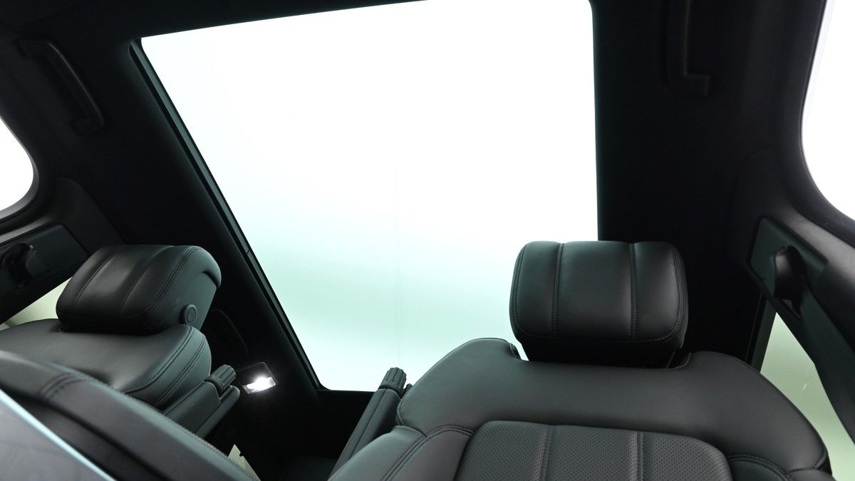 Land Rover Range Rover Sport Image 2