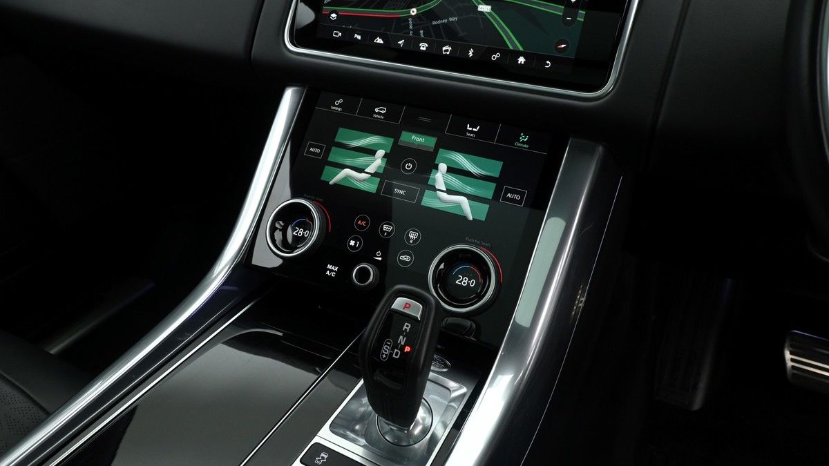 Land Rover Range Rover Sport Image 12