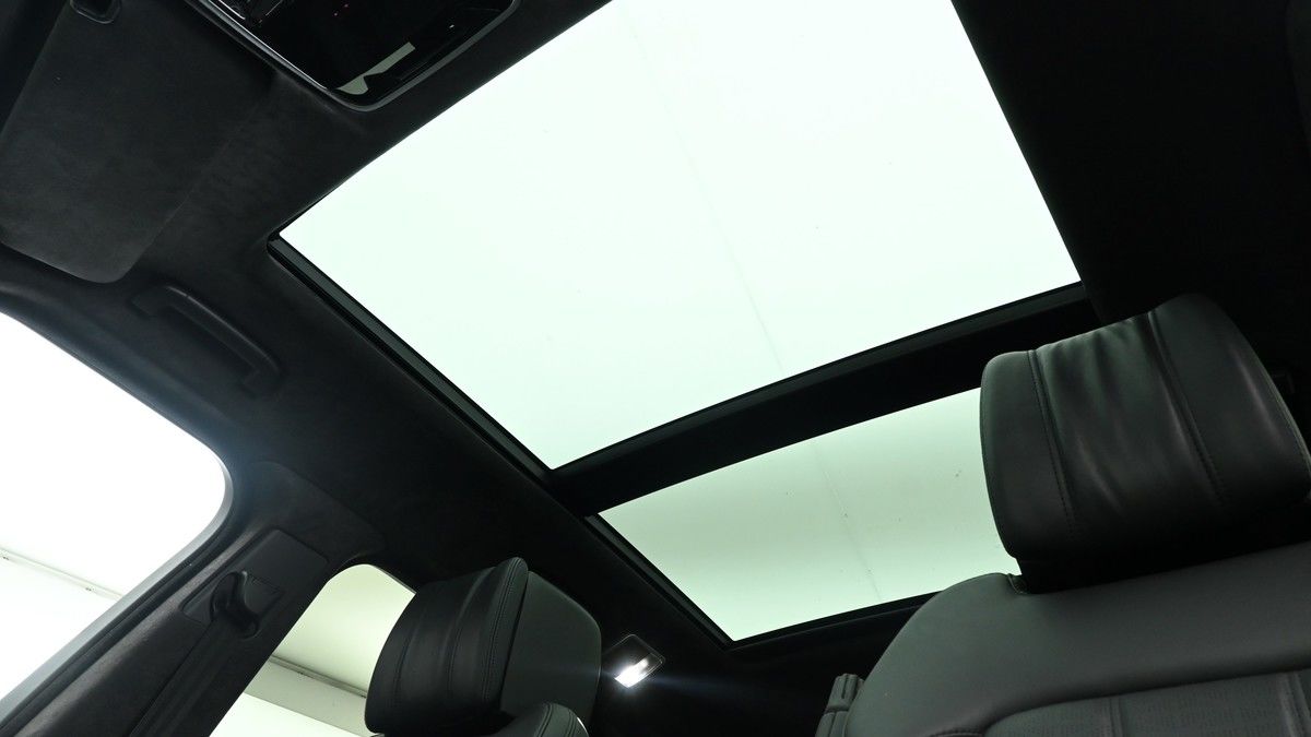 Land Rover Range Rover Sport Image 2