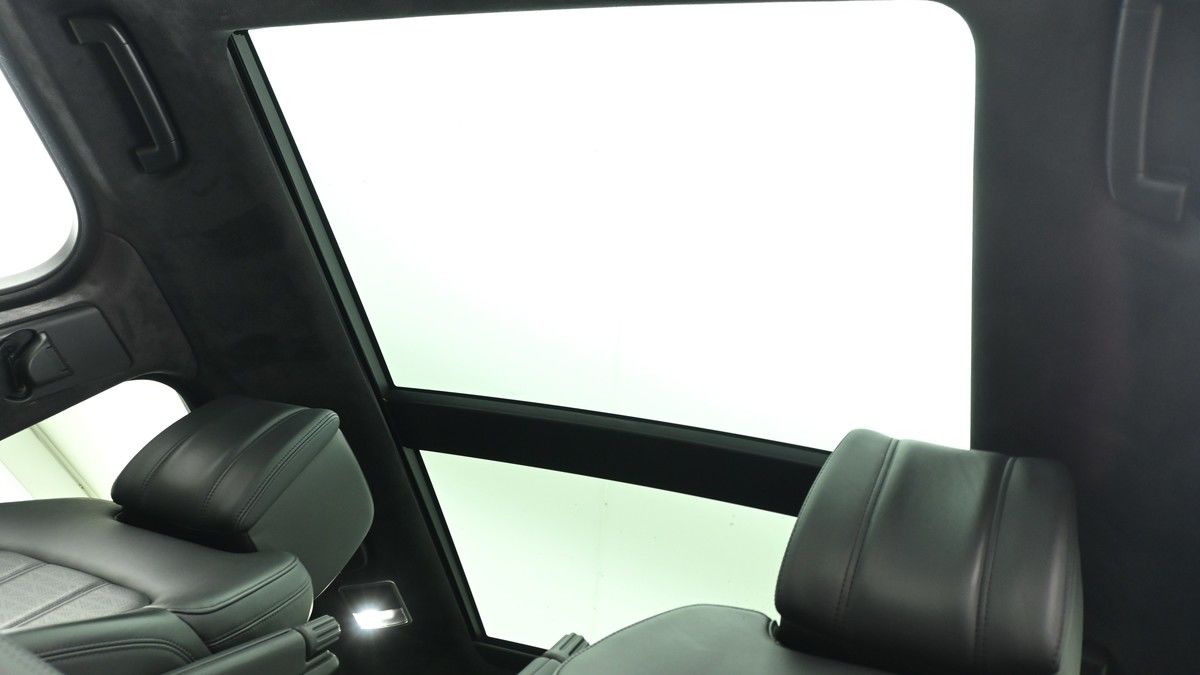 Land Rover Range Rover Sport Image 2