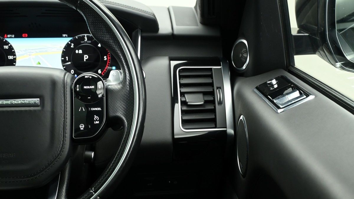 Land Rover Range Rover Sport Image 17