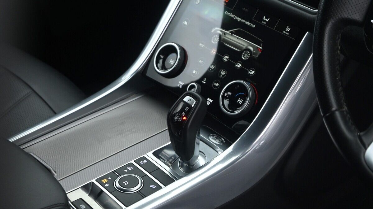 Land Rover Range Rover Sport Image 2