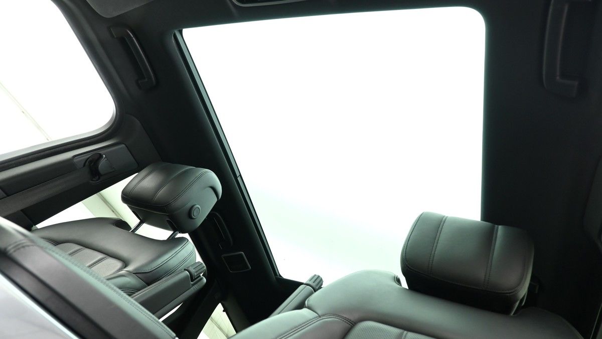 Land Rover Range Rover Sport Image 2